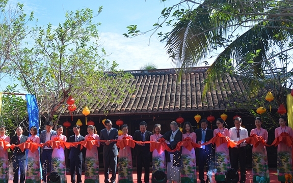 Tôn vinh văn hóa tơ lụa truyền thống tại Làng lụa Hội An